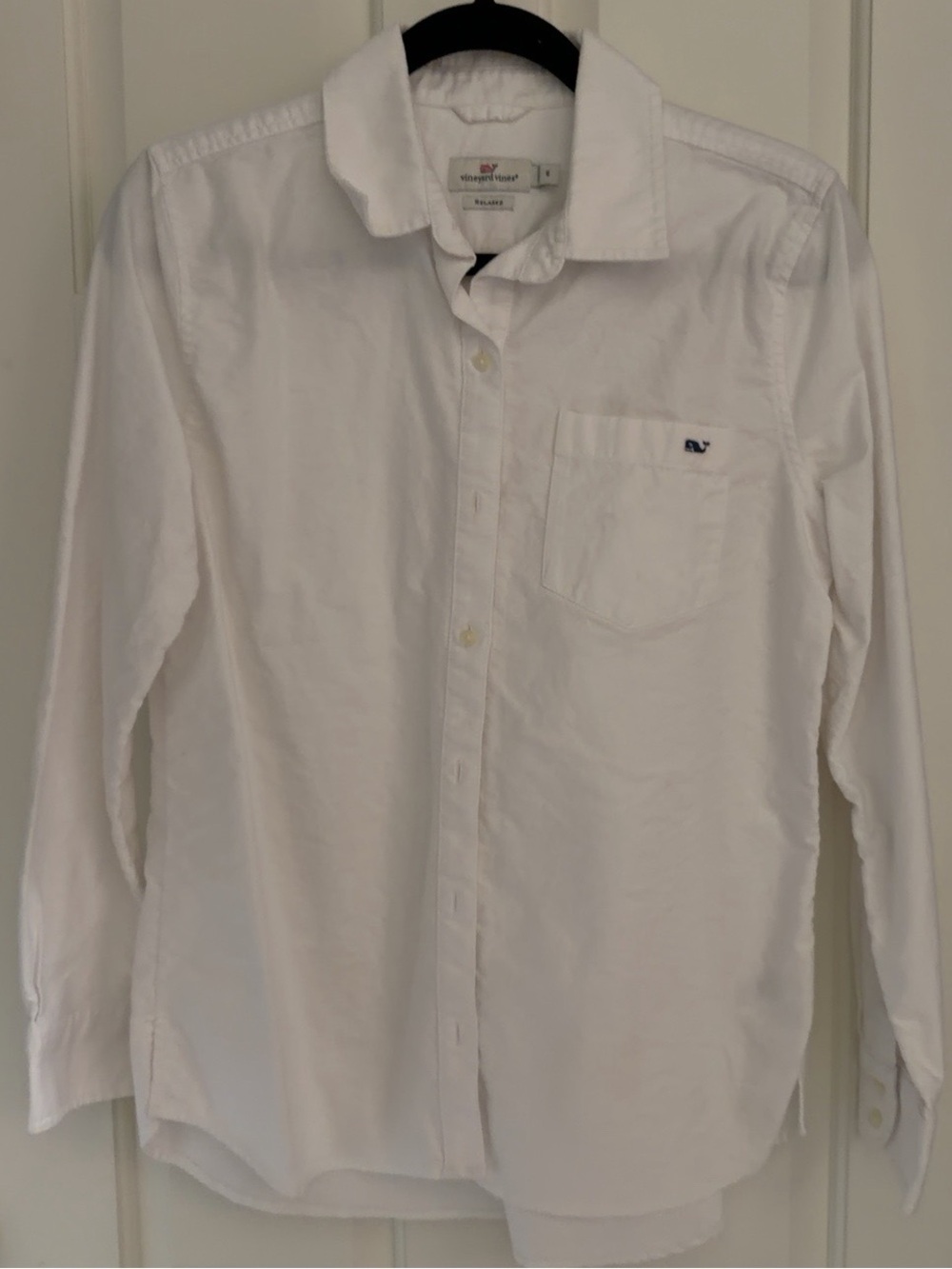 Vineyard Vines women's White Oxford Button-Down Shirt with Pocket Whale Logo